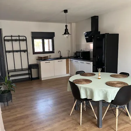 Maison Pour 4 Personnes Proche Du Velodrome * Aveluy